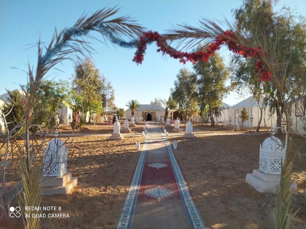 Desert Experience Glamping Merzouga Bagian luar foto
