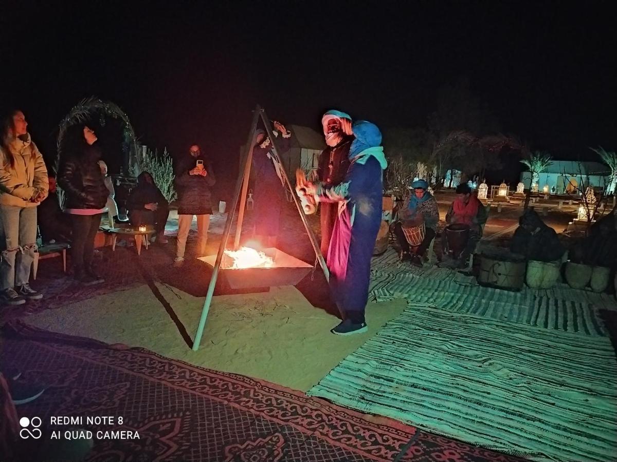 Desert Experience Glamping Merzouga Bagian luar foto