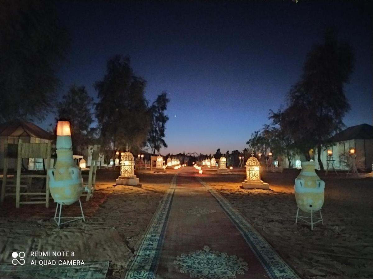 Desert Experience Glamping Merzouga Bagian luar foto