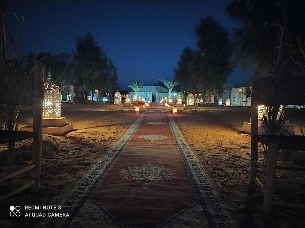 Desert Experience Glamping Merzouga Bagian luar foto
