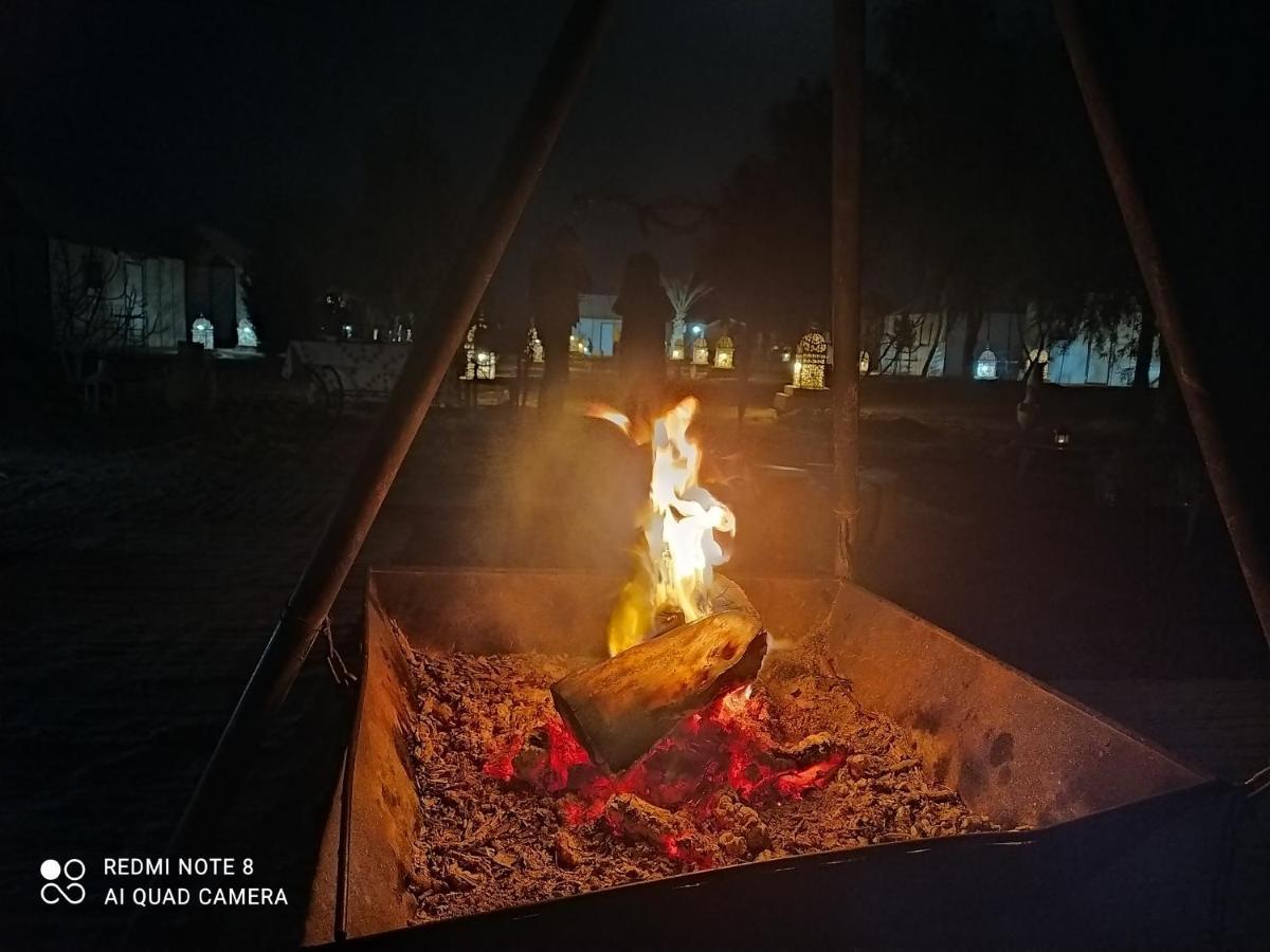 Desert Experience Glamping Merzouga Bagian luar foto